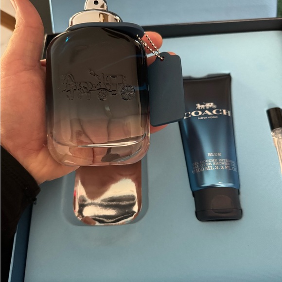 Coach Blue Men's Grooming Collection - Picture 3 of 3